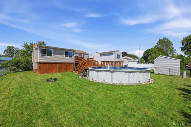6930 Academy Lane, Lockport Town, NY 14094