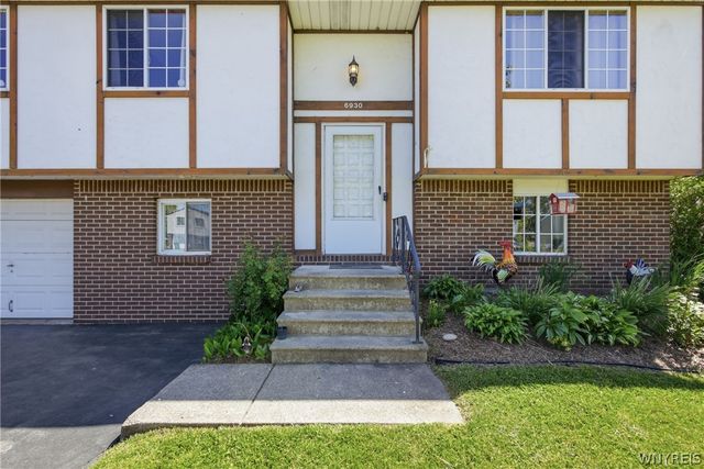 6930 Academy Lane, Lockport Town, NY 14094