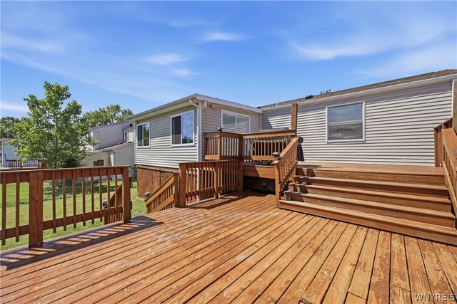 6930 Academy Lane, Lockport Town, NY 14094