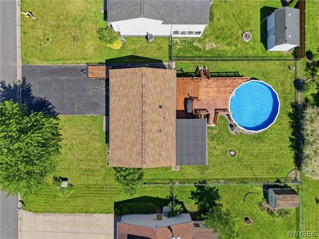6930 Academy Lane, Lockport Town, NY 14094