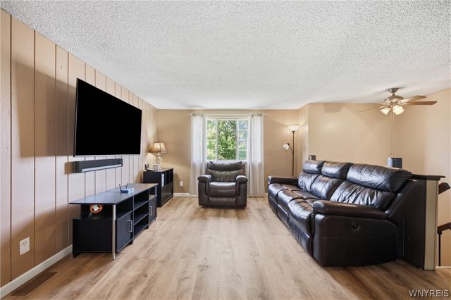 6930 Academy Lane, Lockport Town, NY 14094