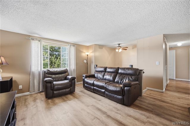 6930 Academy Lane, Lockport Town, NY 14094