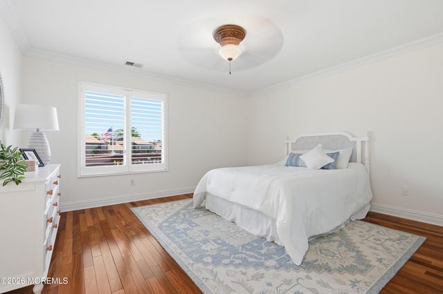 10 Sea Point Drive, Point Pleasant, NJ 08742