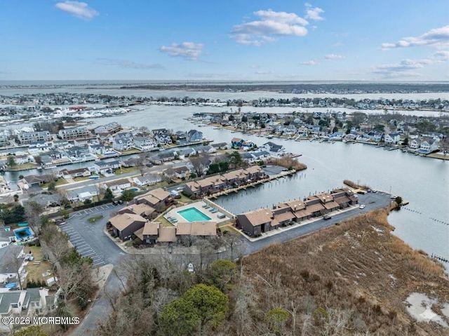 10 Sea Point Drive, Point Pleasant, NJ 08742