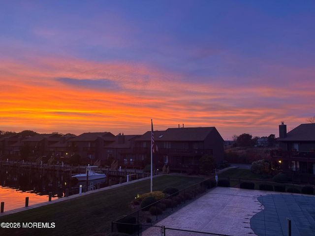 10 Sea Point Drive, Point Pleasant, NJ 08742