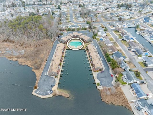 10 Sea Point Drive, Point Pleasant, NJ 08742