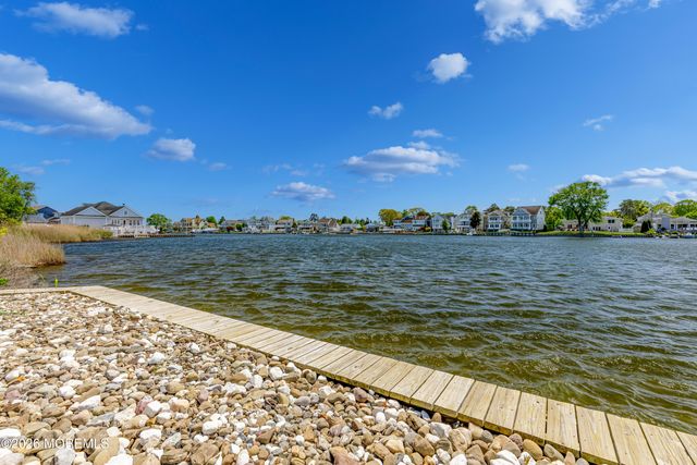 10 Sea Point Drive, Point Pleasant, NJ 08742
