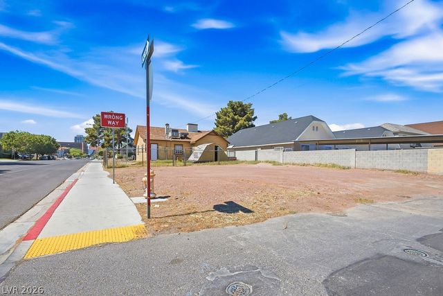 529 South 9th Street, Las Vegas, NV 89101