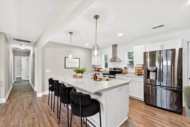 712 Longfellow Road, Charleston, SC 29407