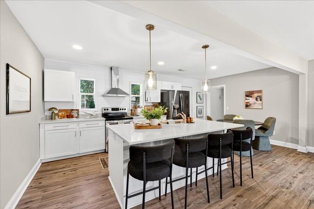 712 Longfellow Road, Charleston, SC 29407