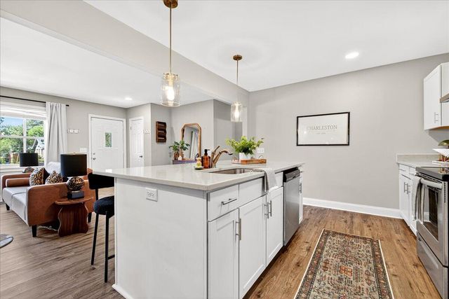 712 Longfellow Road, Charleston, SC 29407