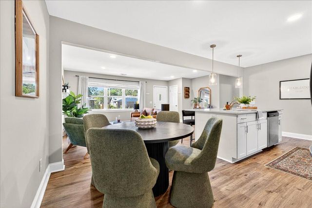 712 Longfellow Road, Charleston, SC 29407