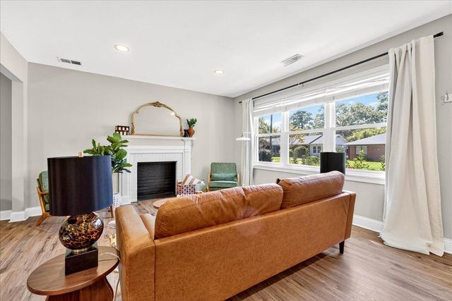 712 Longfellow Road, Charleston, SC 29407