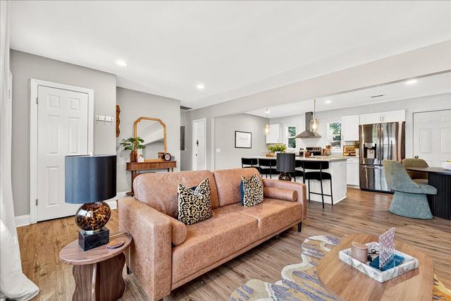 712 Longfellow Road, Charleston, SC 29407