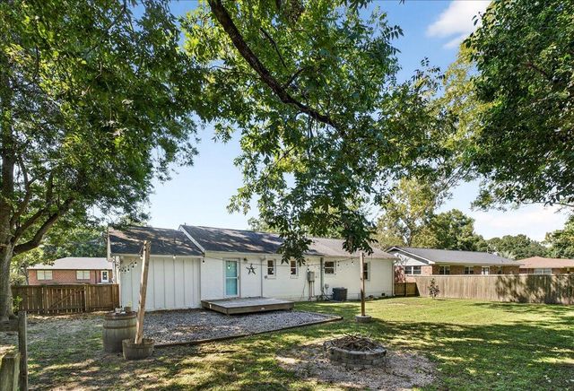 712 Longfellow Road, Charleston, SC 29407