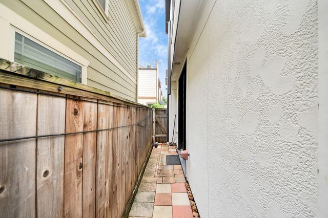 5617 Kiam Street A, Houston, TX 77007