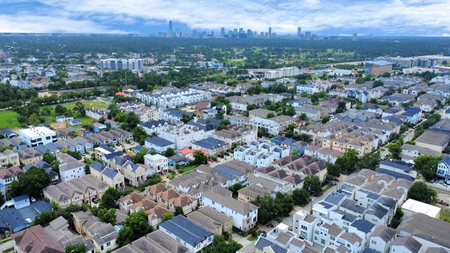 5617 Kiam Street A, Houston, TX 77007