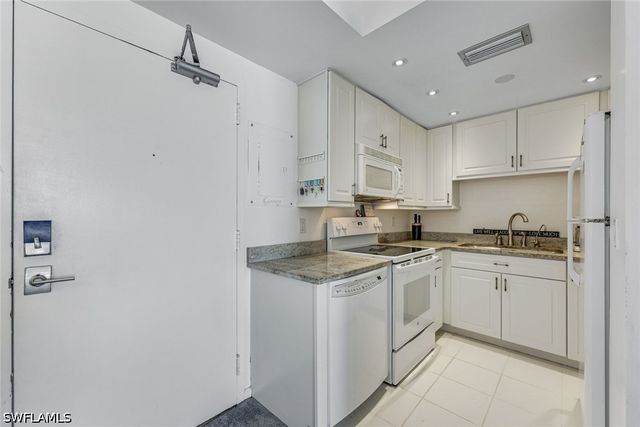140 Seaview CT 803N, Marco Island, FL 34145