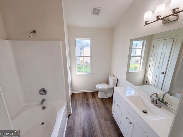 1088 Meadow Glen Circle, Fairburn, GA 30213