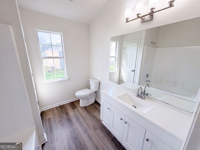 1088 Meadow Glen Circle, Fairburn, GA 30213