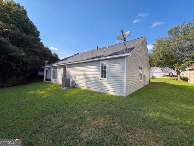 1088 Meadow Glen Circle, Fairburn, GA 30213