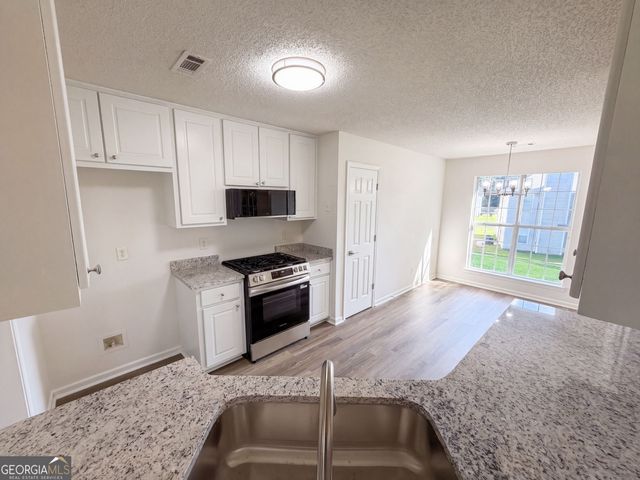 1088 Meadow Glen Circle, Fairburn, GA 30213