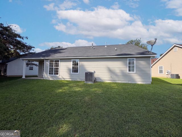 1088 Meadow Glen Circle, Fairburn, GA 30213