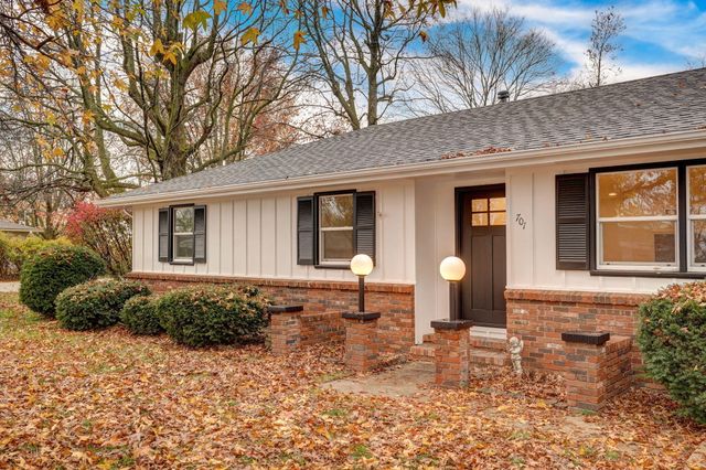 701 Hillcrest Avenue, Nixa, MO 65714