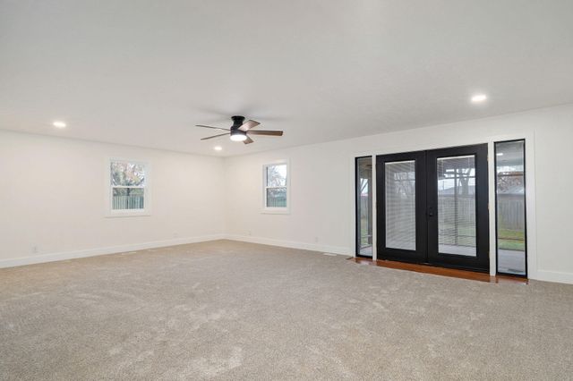 701 Hillcrest Avenue, Nixa, MO 65714