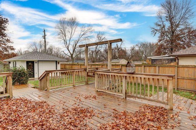 701 Hillcrest Avenue, Nixa, MO 65714