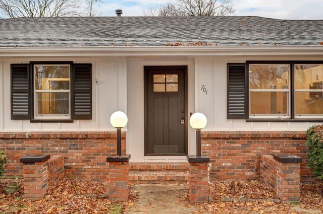 701 Hillcrest Avenue, Nixa, MO 65714