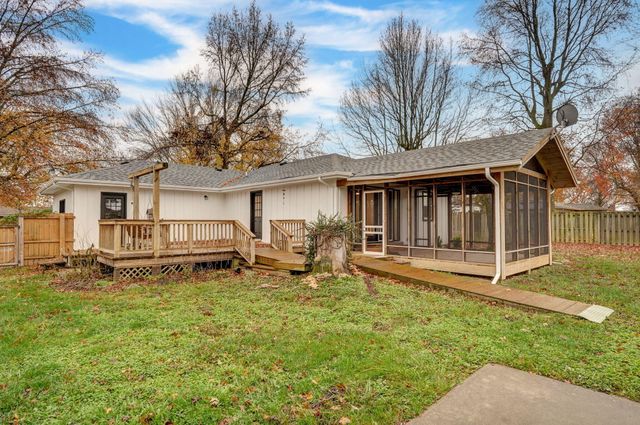 701 Hillcrest Avenue, Nixa, MO 65714