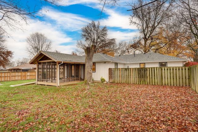 701 Hillcrest Avenue, Nixa, MO 65714