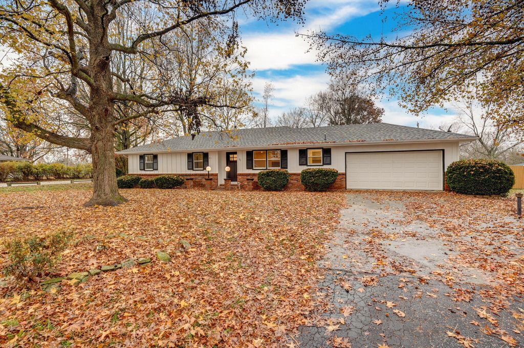 701 Hillcrest Avenue, Nixa, MO 65714