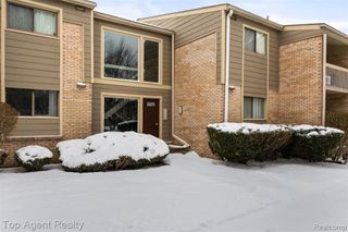 16275 W Nine Mile Road 102, Southfield, MI 48075