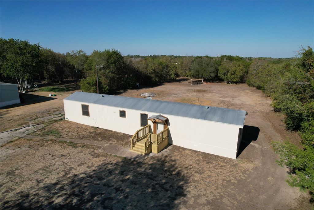 530 Opal LN, Kyle, TX 78640