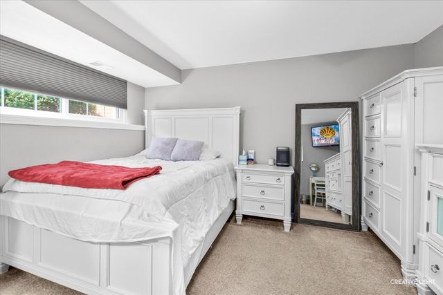 2430 Courtyard Circle 5, Aurora, IL 60506