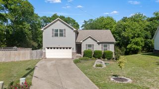 1005 Aretha Dr, Murfreesboro, TN 37128