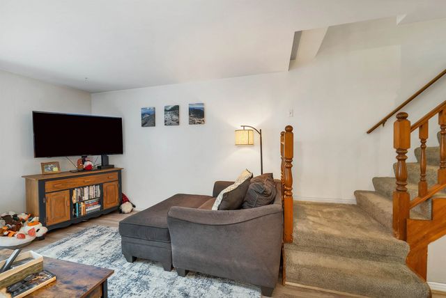 9 Shelburne Road, Merrimack, NH 03054