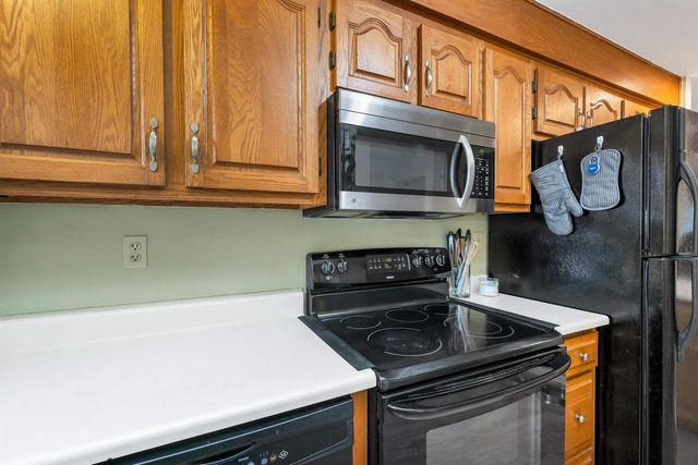 9 Shelburne Road, Merrimack, NH 03054