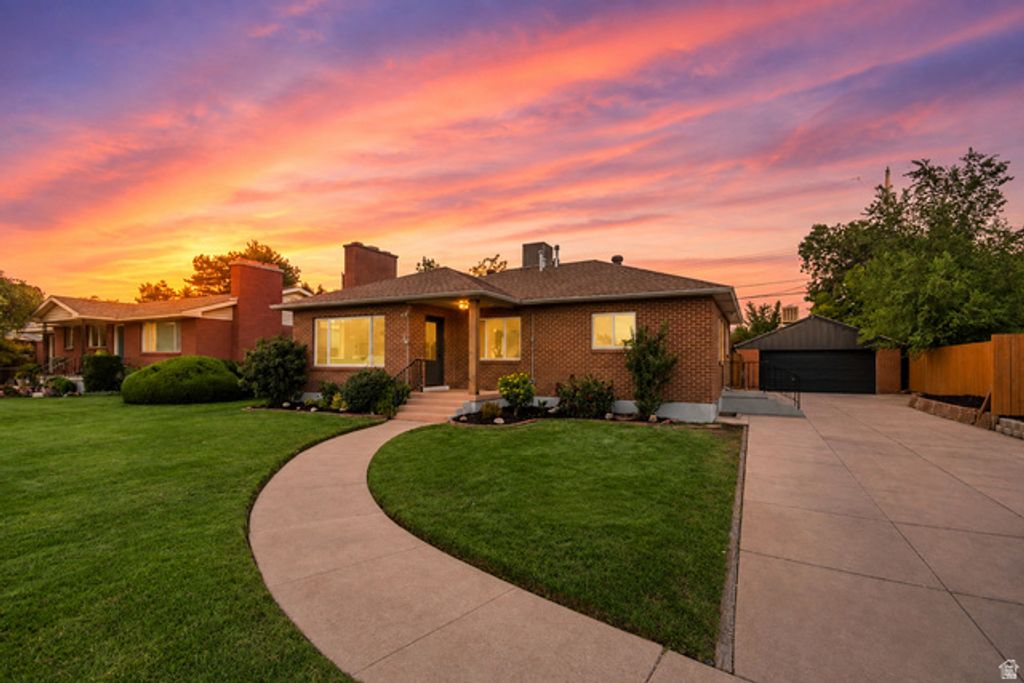 795 E BAKER DR, Midvale, UT 84047 — photo 2