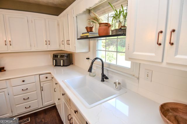 512 Hood Road, Concord, GA 30206