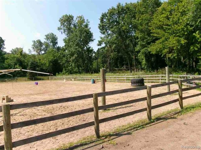 4441 Mack Road, Howell, MI 48855
