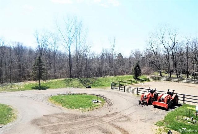 4441 Mack Road, Howell, MI 48855