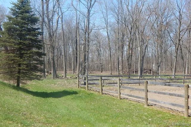 4441 Mack Road, Howell, MI 48855
