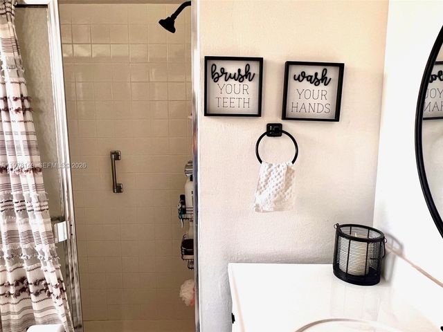 2811 Somerset Dr 211, Lauderdale Lakes, FL 33311