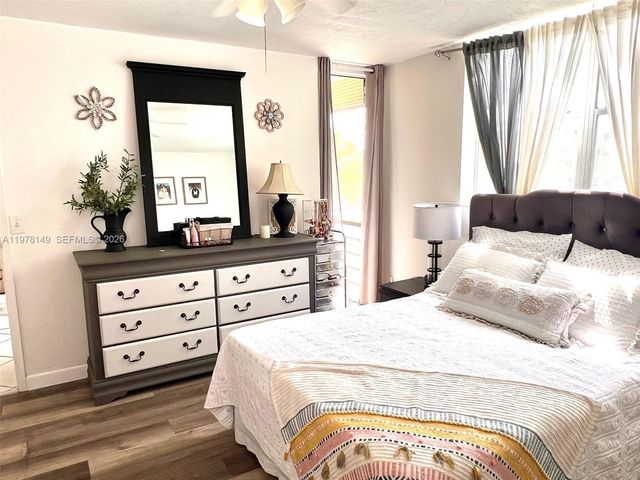 2811 Somerset Dr 211, Lauderdale Lakes, FL 33311