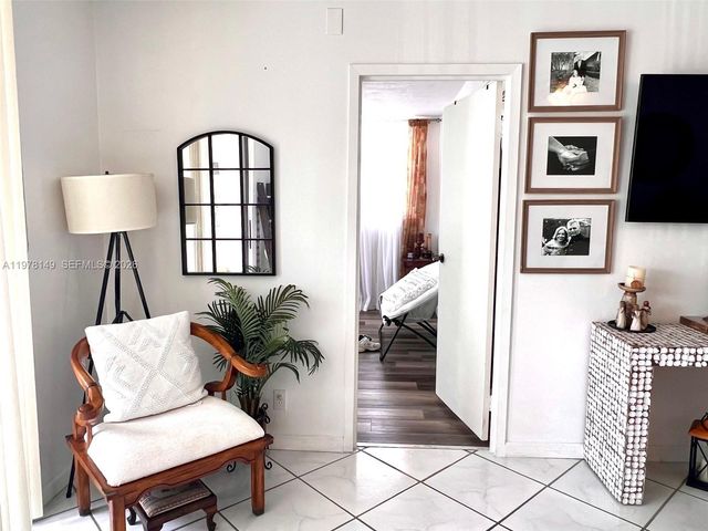 2811 Somerset Dr 211, Lauderdale Lakes, FL 33311