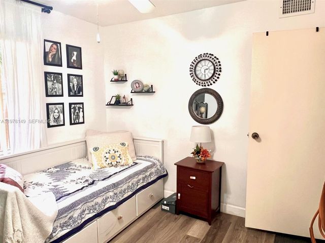 2811 Somerset Dr 211, Lauderdale Lakes, FL 33311