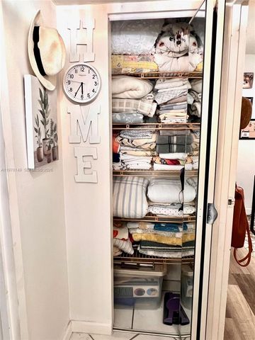 2811 Somerset Dr 211, Lauderdale Lakes, FL 33311